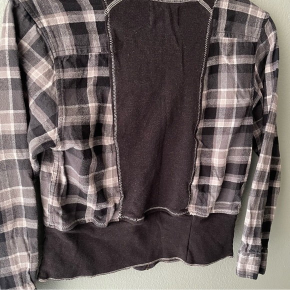 🦞3/$30🦞Reworked | Patchwork B&W Plaid Flannel Zip-Up Athletic Shacket Sweatshirt - Picture 4 of 4